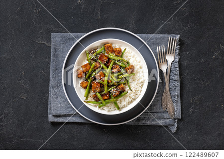 garlic green bean stir fry with crispy tofu and rice garlic green bean stir fry with crispy tofu and rice 122489607