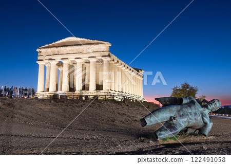 Temple of Concordia in Agrigento, Italy Temple of Concordia in Agrigento, Italy 122491058