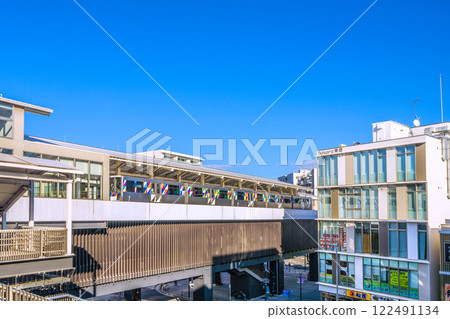 Yokohama cityscape in Japan, overlooking Yokohama Seaside Line, Kanazawa-Hakkei Station, etc. 122491134