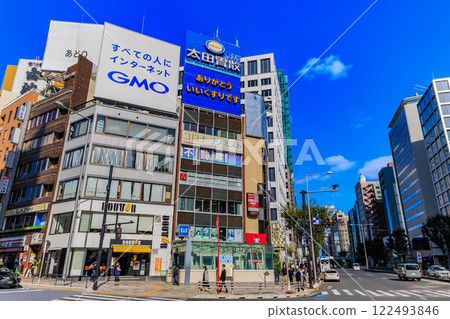 東京都港區北青山市街景（外苑前交叉路口） 122493846