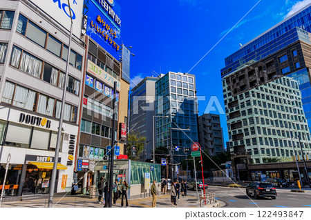 Tokyo, Minato Ward, Kita-Aoyama cityscape (Gaienmae intersection) Tokyo, Minato Ward, Kita-Aoyama cityscape (Gaienmae intersection) 122493847