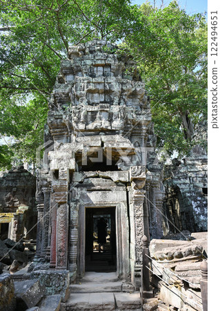 柬埔寨吳哥窟塔布蘢寺被巨樹覆蓋 柬埔寨吳哥窟塔布蘢寺被巨樹覆蓋 122494651