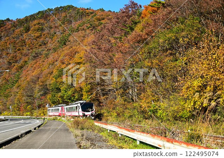 Autumn on the Kamaishi Line (Galaxy Dream Line Kamaishi Line) sightseeing train Autumn on the Kamaishi Line (Galaxy Dream Line Kamaishi Line) sightseeing train 122495074
