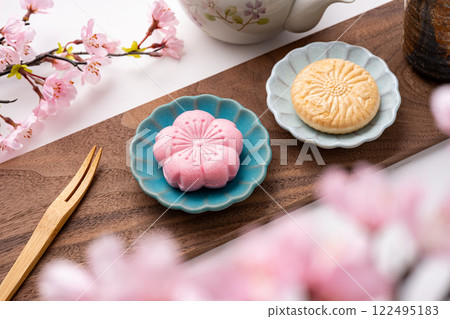 Japanese sweets served in a cherry blossom dish Japanese sweets served in a cherry blossom dish 122495183