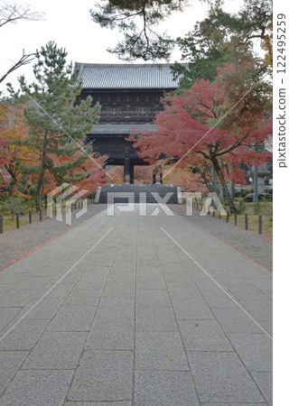 南禪寺三門的秋天 [重要文化遺產] 122495259