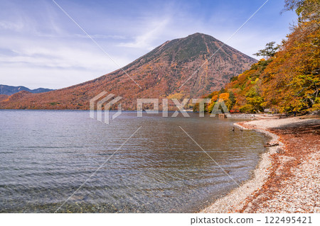 栃木縣：奧日光的秋季和男體山的紅葉 122495421