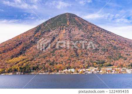 栃木縣：奧日光的秋季和男體山的紅葉 122495435