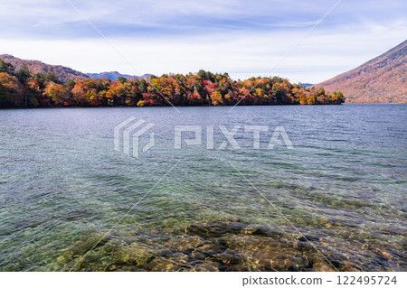 “栃木縣”秋天的陽光，Mancho山和Haccho dejima的秋葉“從中禪寺湖” 122495724