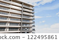 清新的藍天和公寓的景觀 122495861