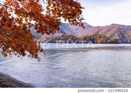 [Tochigi Prefecture] Oku-Nikko in autumn, Lake Chuzenji in autumn leaves 122496028