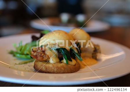 BENEDICTS AVOCAD0 asparagus lime hollandaise restaurant chic serving eggs benedict BENEDICTS AVOCAD0 asparagus lime hollandaise restaurant chic serving eggs benedict 122496134
