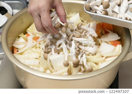 豬肉湯的製作過程。 122497107