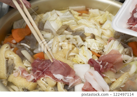 豬肉湯的製作過程。 122497114