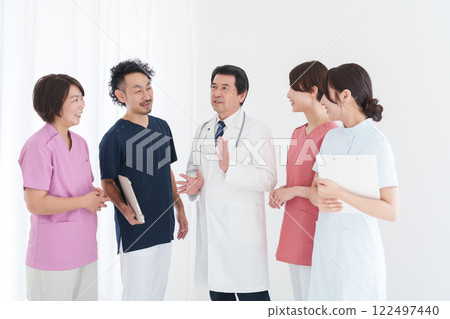 醫療團隊會議(多人、大型團體、大量人員、團體) 醫療團隊會議(多人、大型團體、大量人員、團體) 122497440
