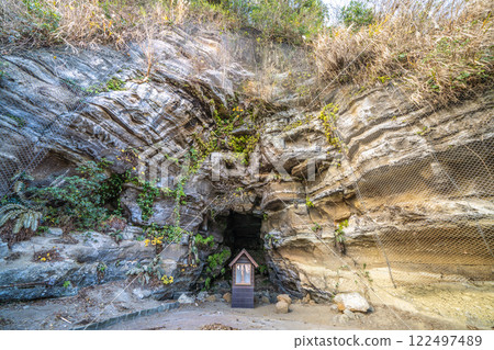 Yokosuka cityscape in Japan: Directions to the Kannonzaki Lighthouse at Kannonzaki - H Kannon statue... 122497489