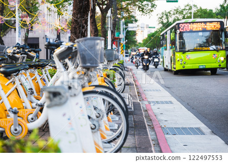 台北:自行車租賃和當地巴士 台北:自行車租賃和當地巴士 122497553