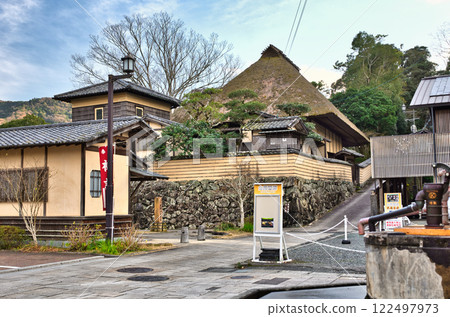 前往臥龍山莊的道路 前往臥龍山莊的道路 122497973