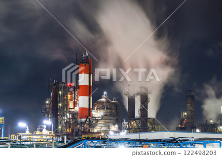 Kanagawa Prefecture: Factory night view, Kawasaki Ukishimacho 122498203