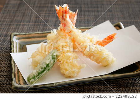 Shrimp tempura 122499158