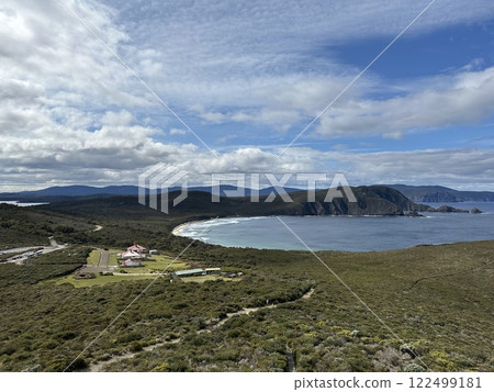 Overlooking the tranquil and magnificent sea Overlooking the tranquil and magnificent sea 122499181