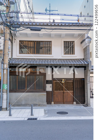 Ogi Pharmaceutical (a pharmaceutical company on Doshomachi Street) Doshomachi, Chuo Ward, Osaka City 122499656