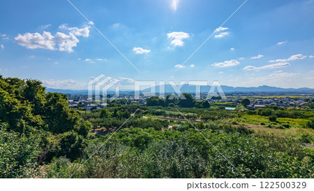 Yamanobe Trail: From Nishiyamazuka Tomb to the Yamato Sanzan, Mount Kongo, Mount Katsuragi, and Mount Nijo October 10, 2024 122500329