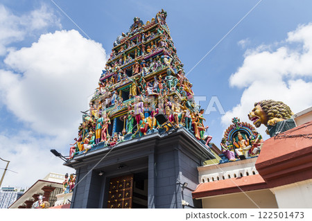 Building view of the Sri Mariamman Temple in Chinatown, Singapore, Built in 1827, it's the oldest Hindu temple in Singapore. 122501473