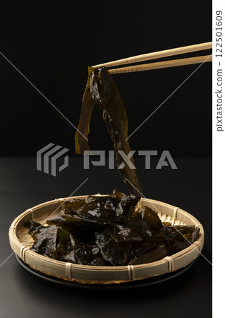 Raw seaweed Raw seaweed 122501609