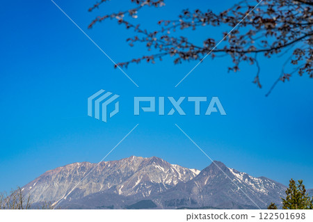 【日本百座名山】蒜山高原的春天:山櫻花與大山 岡山縣真庭市7 【日本百座名山】蒜山高原的春天:山櫻花與大山 岡山縣真庭市7 122501698