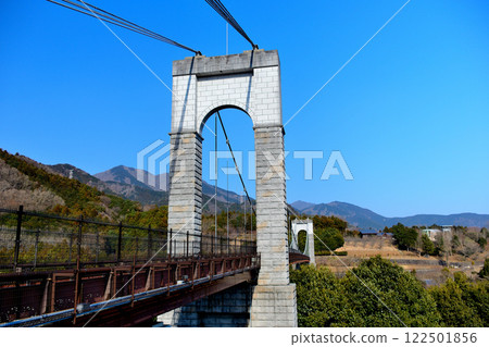 Kanto, Togawa Park, plum and cherry blossoms, a park landmark where you can enjoy spring cherry blossom viewing, the Wind Suspension Bridge, Hadano City, Kanagawa Prefecture (1) Kanto, Togawa Park, plum and cherry blossoms, a park landmark where you can enjoy spring cherry blossom viewing, the Wind Suspension Bridge, Hadano City, Kanagawa Prefecture (1) 122501856