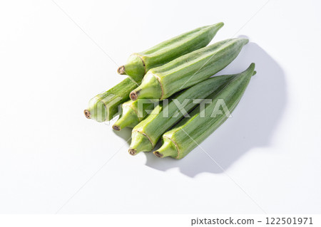 6 okra on white background 122501971