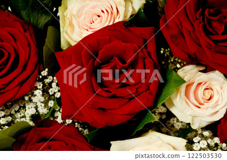 Rose bouquet 122503530
