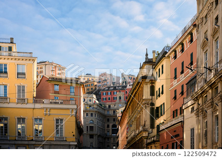Perspective of the old buildings and streets in Genoa 122509472