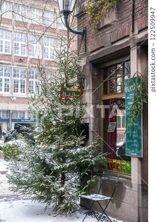 Winter in Gent city center 122509947