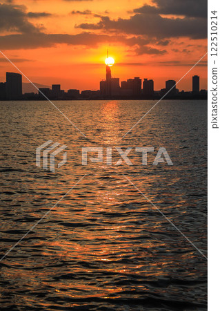 從諾古島看到的第一個日出 122510214