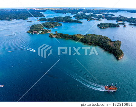 Espana Cruise Ship and Ago Bay (Shima City, Mie Prefecture) 122510991