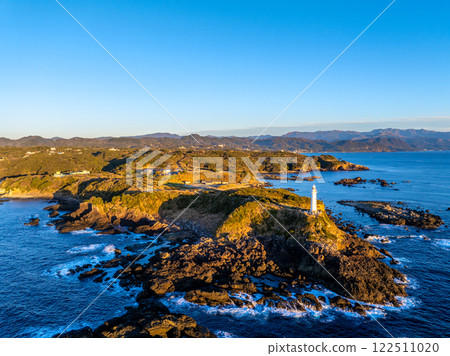 Dawn at Tsumekizaki Lighthouse (Shimoda City, Shizuoka Prefecture) Dawn at Tsumekizaki Lighthouse (Shimoda City, Shizuoka Prefecture) 122511020