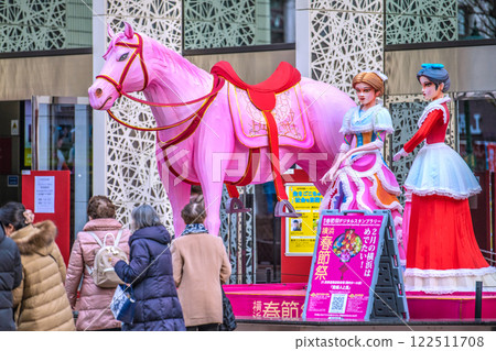 Yokohama cityscape in Japan during the Chinese New Year Festival in February. View of the Kannai Hall on Bashamichi Street and other areas on February 1, 2025 122511708