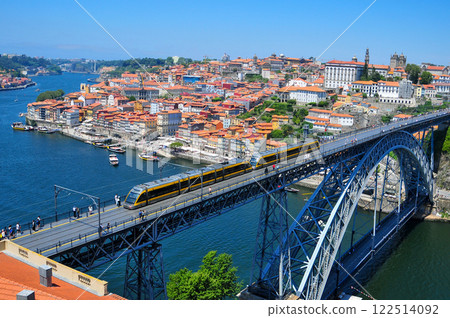 Beautiful view of Dom Luis I Bridge over the Douro River 122514092