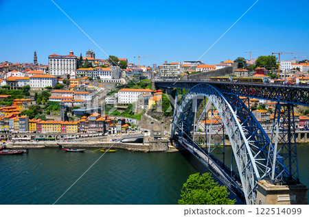 Beautiful view of Dom Luis I Bridge over the Douro River Beautiful view of Dom Luis I Bridge over the Douro River 122514099