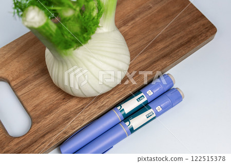 Insulin injection pen and fennel vegetable root for diabetics and weight loss. 122515378