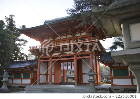 從參道望去的今宮神社塔樓 8 號門 122516001