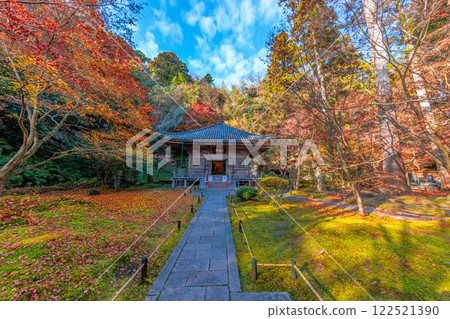 深秋的圓通院與三桂殿（宮城縣宮城郡松島町） 122521390