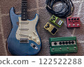Electric guitar and effects 122522288