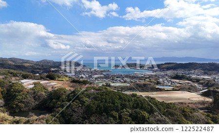 [Shimabara Peninsula, Nagasaki seen from the sky] Kuchinotsu Port 122522487
