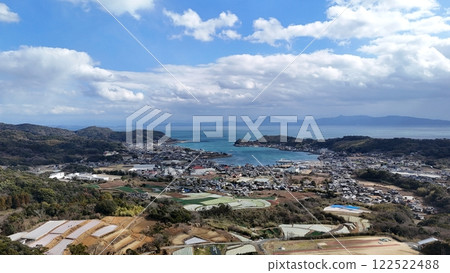 [Shimabara Peninsula, Nagasaki seen from the sky] Kuchinotsu Port 122522488