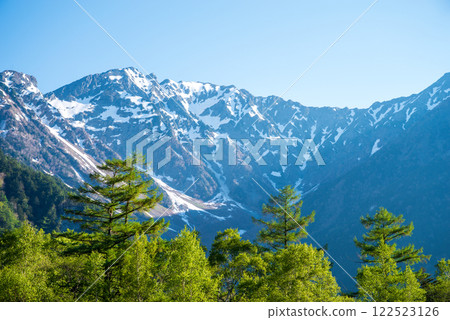 Kamikochi, Kappa Bridge area, Hotaka mountain range, "Fresh green scenery" 122523126