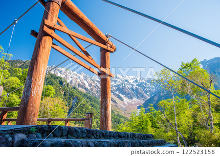 Kamikochi Kappa Bridge Hotaka mountain range "Fresh green scenery" 122523158