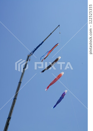 起重機上的鯉魚旗 起重機上的鯉魚旗 122525355