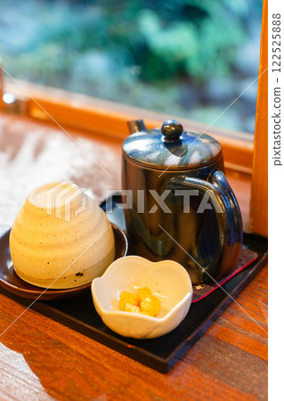 Tea set 122525888